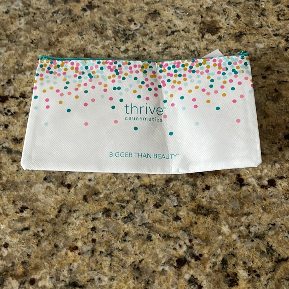 Thrive Beauty Bag Throw Kindness Around New with Tags